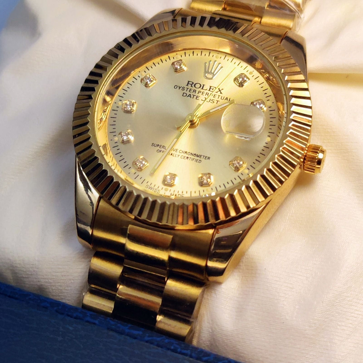 Classic Stainless Steel Luxury Watch– sleek,timeless,bold